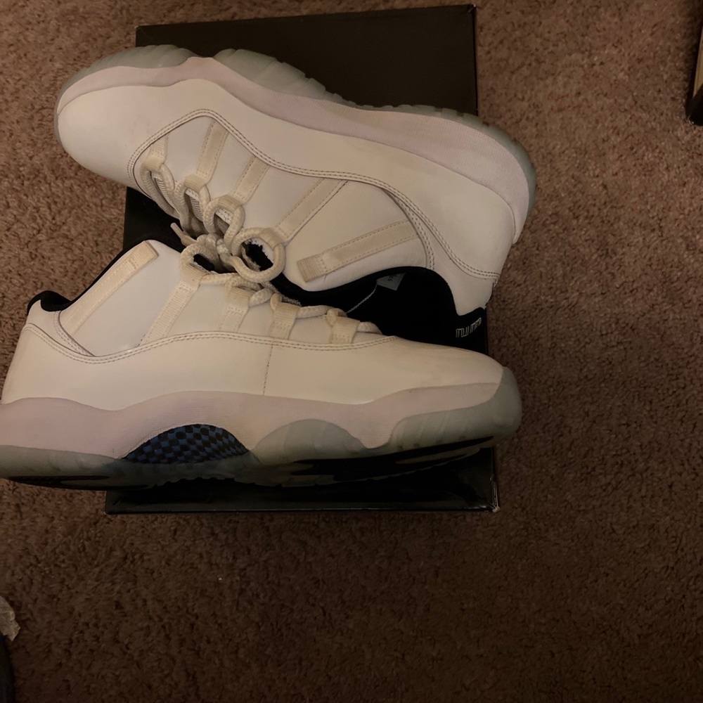 Legend blue 11 low size 10